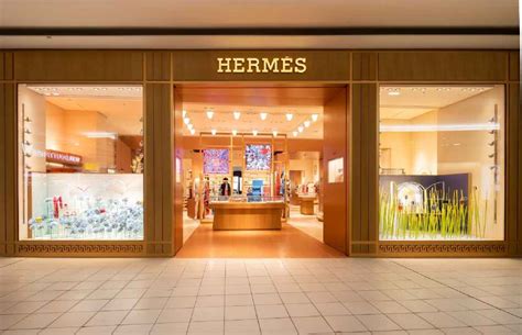 Hermès London Heathrow Airport Terminal 3 .